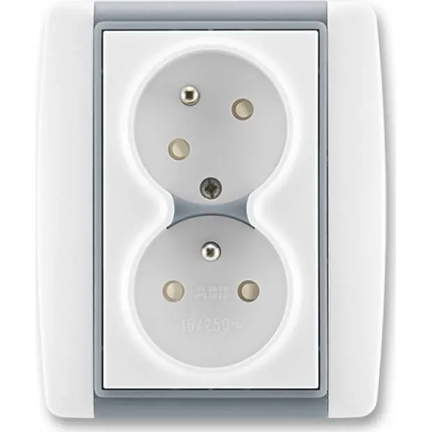 Značkový ABB 5513E-C02357 04 Element zásuvka dvojnásobná s ochr. kolíkys clonkamis natoč. dutinou